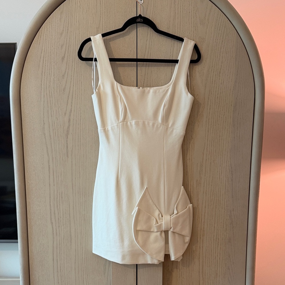 Elliatt Ivory Sleeveless Dress